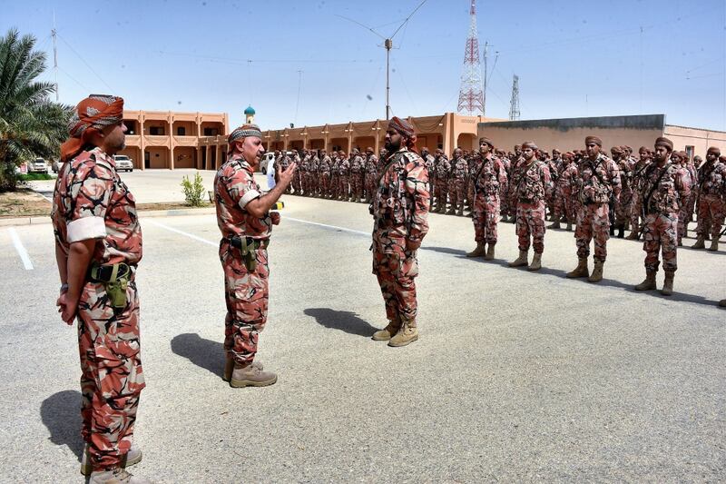 بتوجيهات سامية: التوجيه المعنوي يزور عددا من المعسكرات والمواقع الحدودية