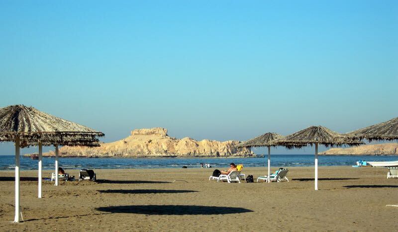 إخلاء جزئي لأحد شواطئ السلطنة