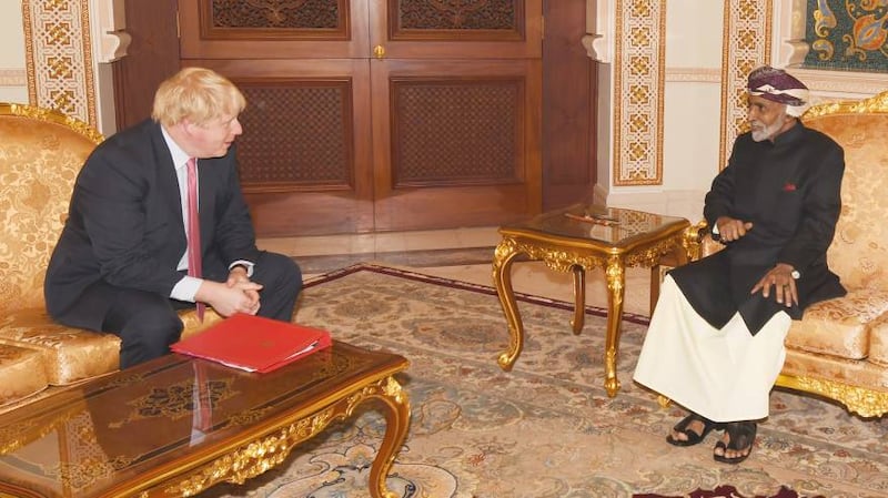 جلالة السلطان يستقبل وزير خارجية المملكة المتحدة