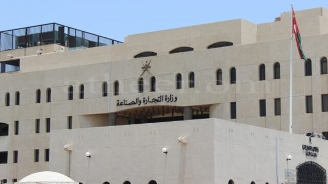 تسريع البت في طلبات شركات السيارات الإيرانية..ومسؤول يؤكد: ستدخل السلطنة بأسعار تنافسية