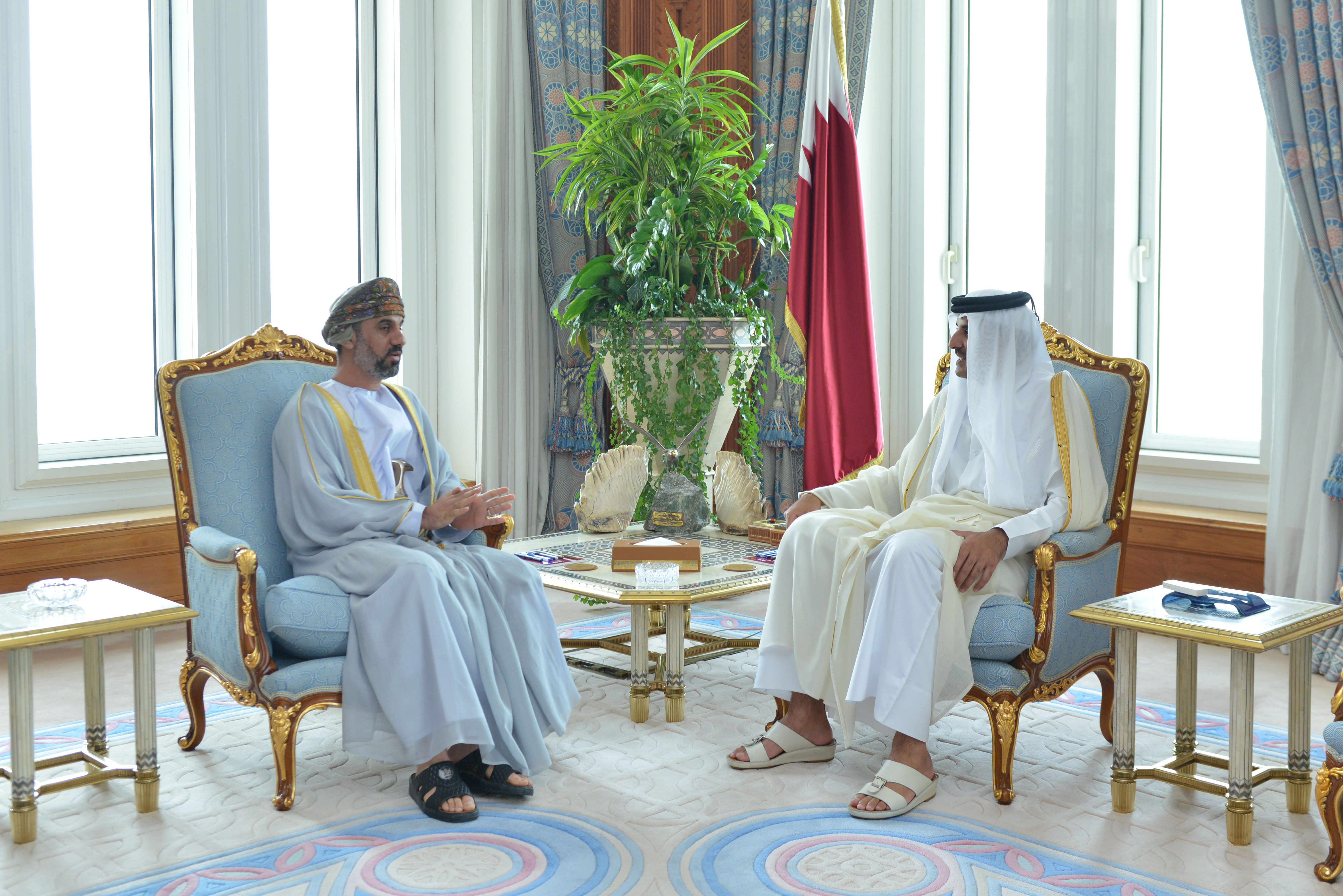 تحيات من جلالة السلطان لأمير قطر
