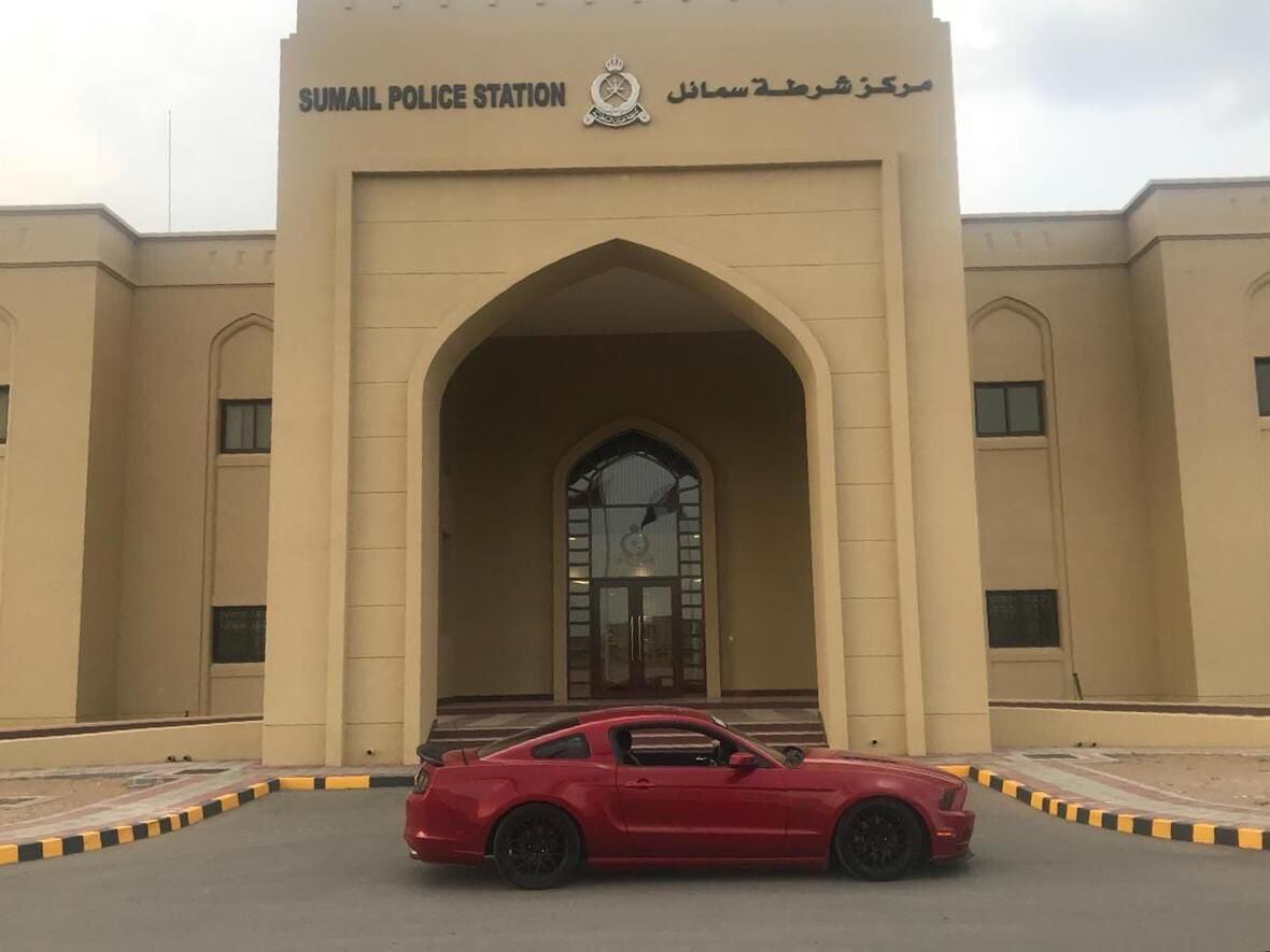 الشرطة تقبض على مفحّط في سمائل