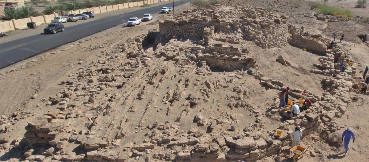 منها صخرة من الحجر الجيري الأبيض: بالصور، مكتشفات أثرية تكشف نتائج جديدة في الظاهرة