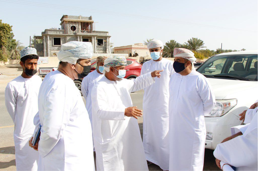 وزير النقل يقف على عدد من المشاريع في الباطنة