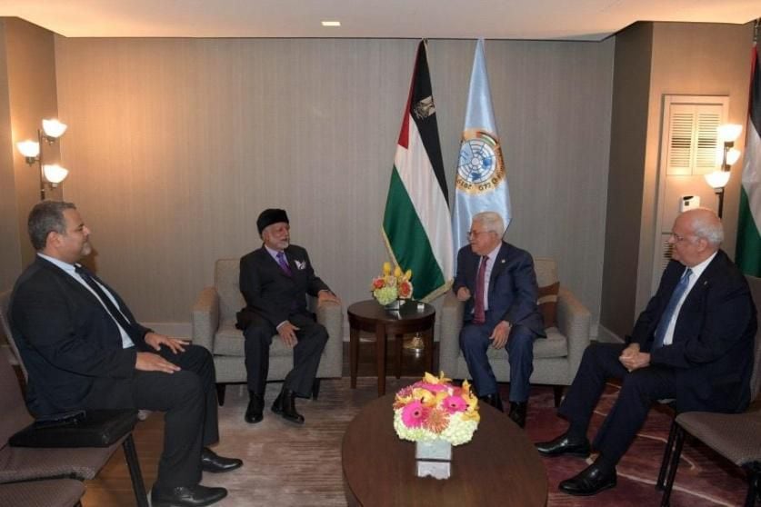 بالصور: بن علوي يلتقي بعباس ويؤكد: ندعم القضية العادلة للشعب الفلسطيني