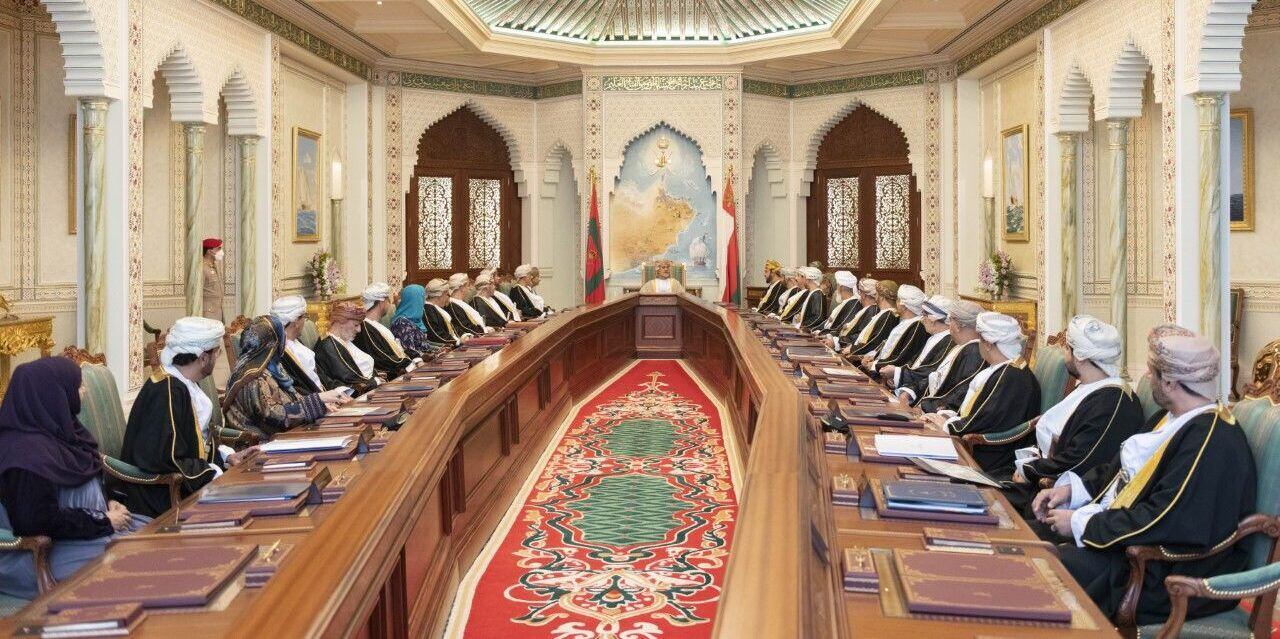 بالصور: جلالة السلطان يترأس اجتماعًا لمجلس الوزراء