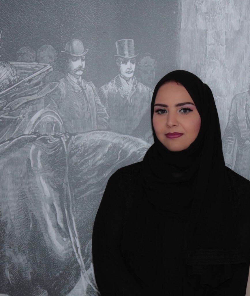 شغفٌ طفولي وصدفة قاداها إلى تحقيق حلمها: هذه قصة أول عُمانية تتولى إدارة متحف في السلطنة
