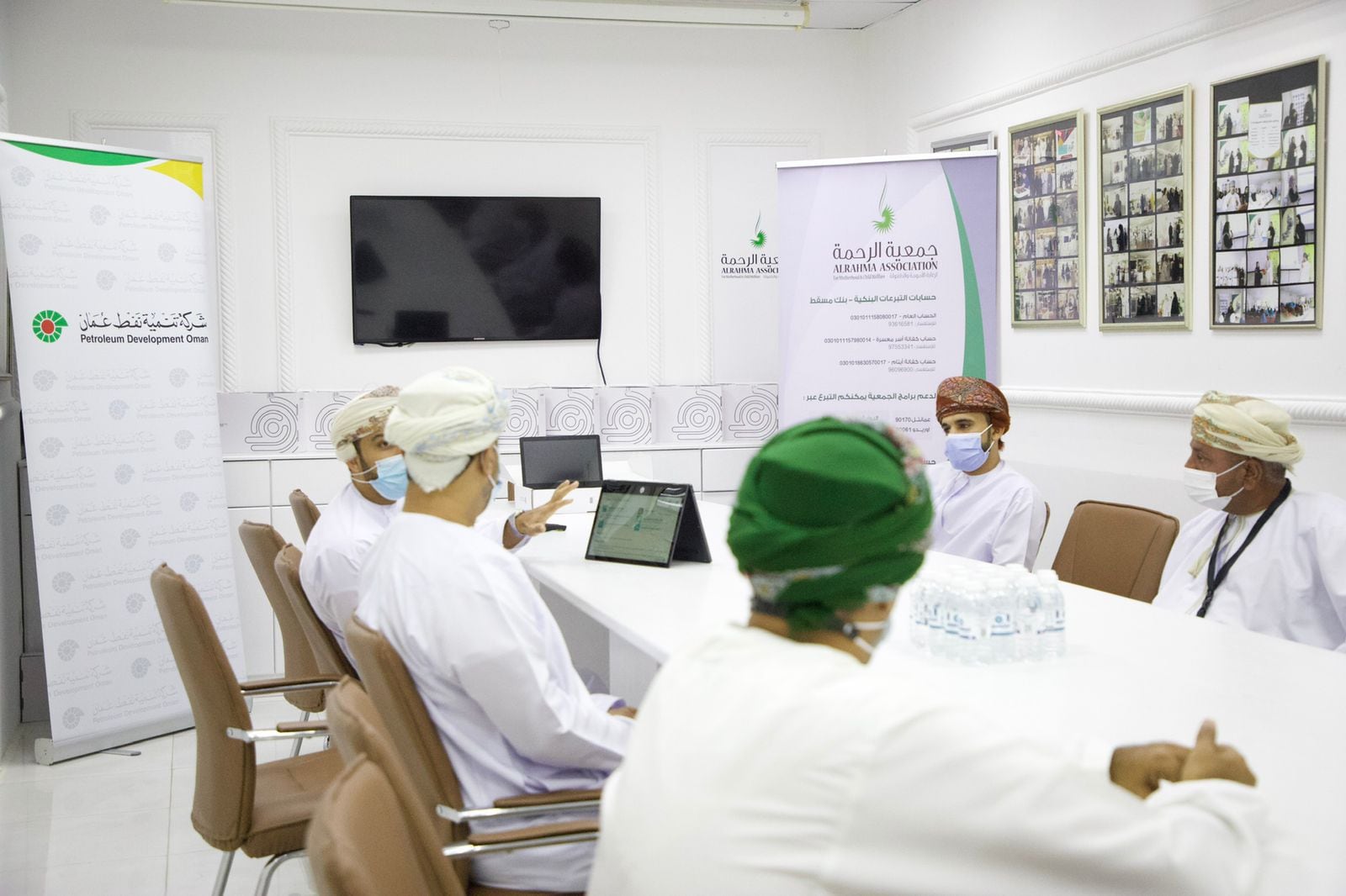 تنمية نفط عمان تتبرع بـ 116 جهاز حاسب آلي لجمعية الرحمة