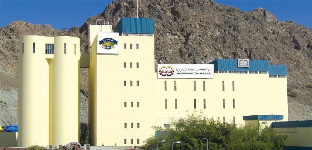 مصنع المطاحن يستقبل أول دفعة من القمح العماني.. وقريبًا يُتاح في الأسواق