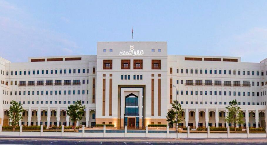 وفق تعميم متداول: إلغاء كلمة “مؤقتة” من عقود العمل