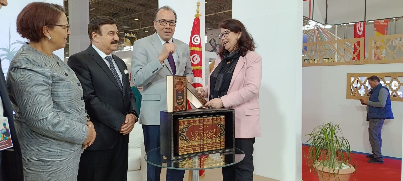 حوار لـ “أثير” مع الشاعر الكبير عارف الساعدي بمناسبة المعرض الدولي للكتاب بتونس