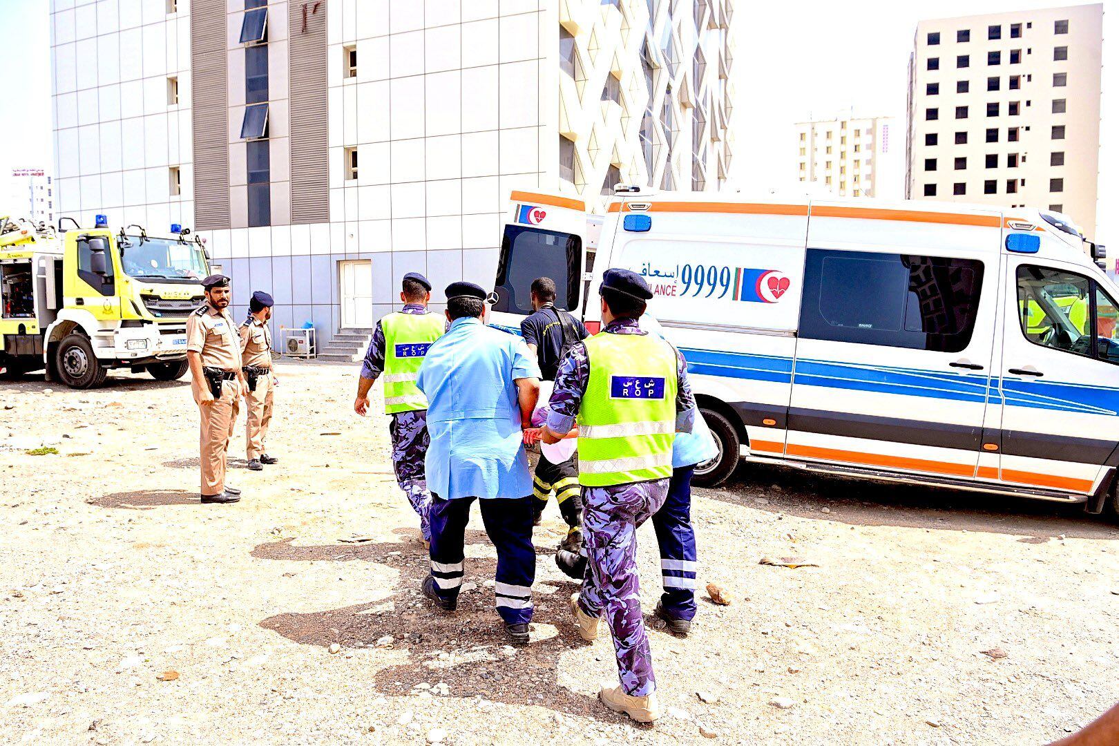 إصابة مواطن في حريق ببناية