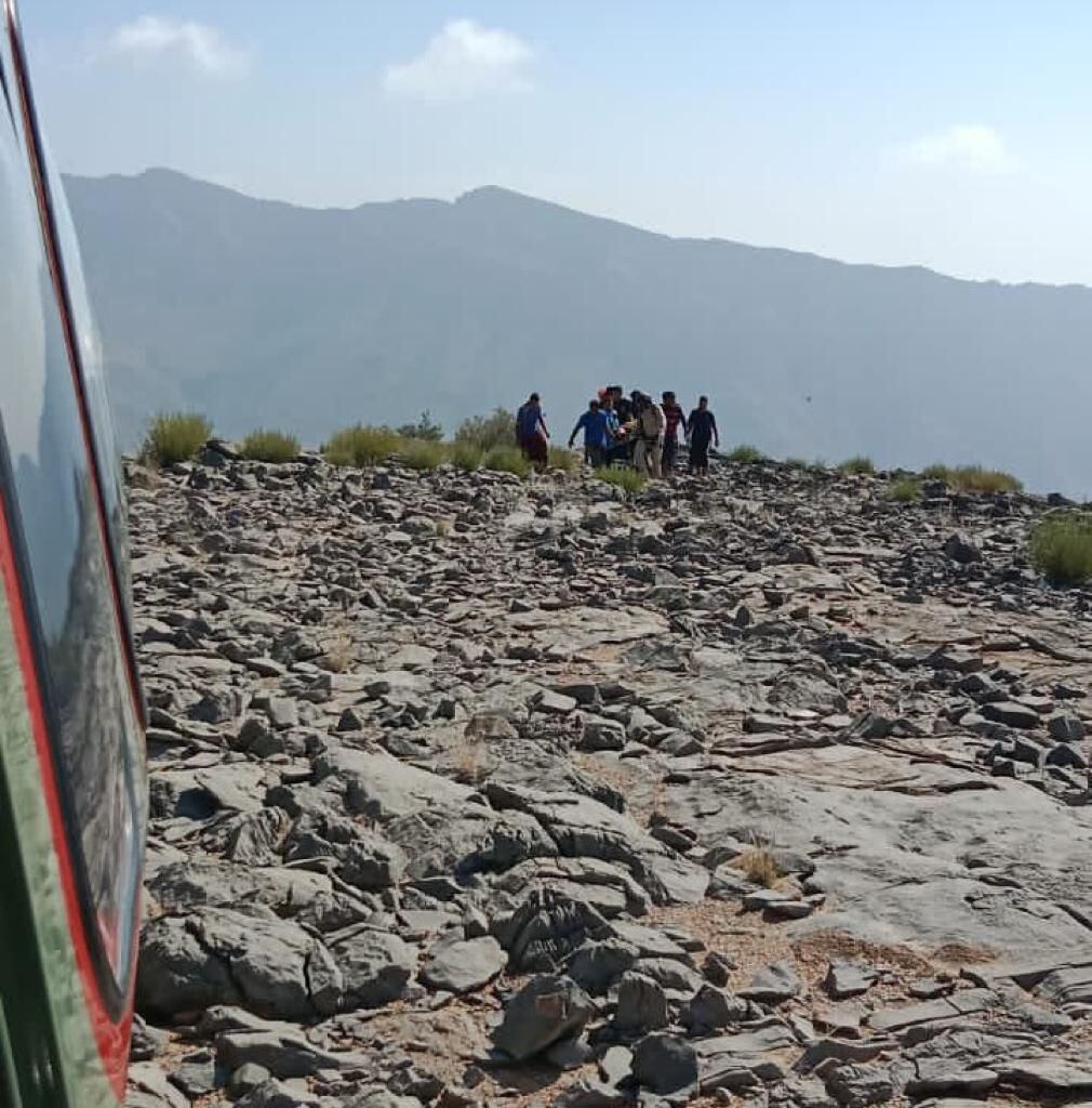 إنقاذ شخص سقط من جبل