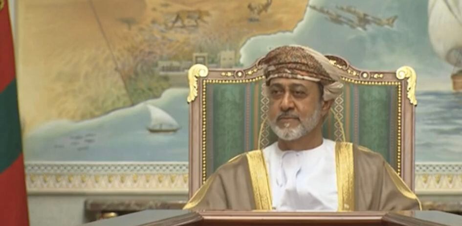 بالفيديو: جلالة السلطان يترأس اجتماعًا لمجلس الوزراء