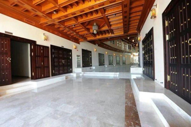 سوق صحار من الترميم والتجديد إلى الإغلاق؛ فما حكايته؟