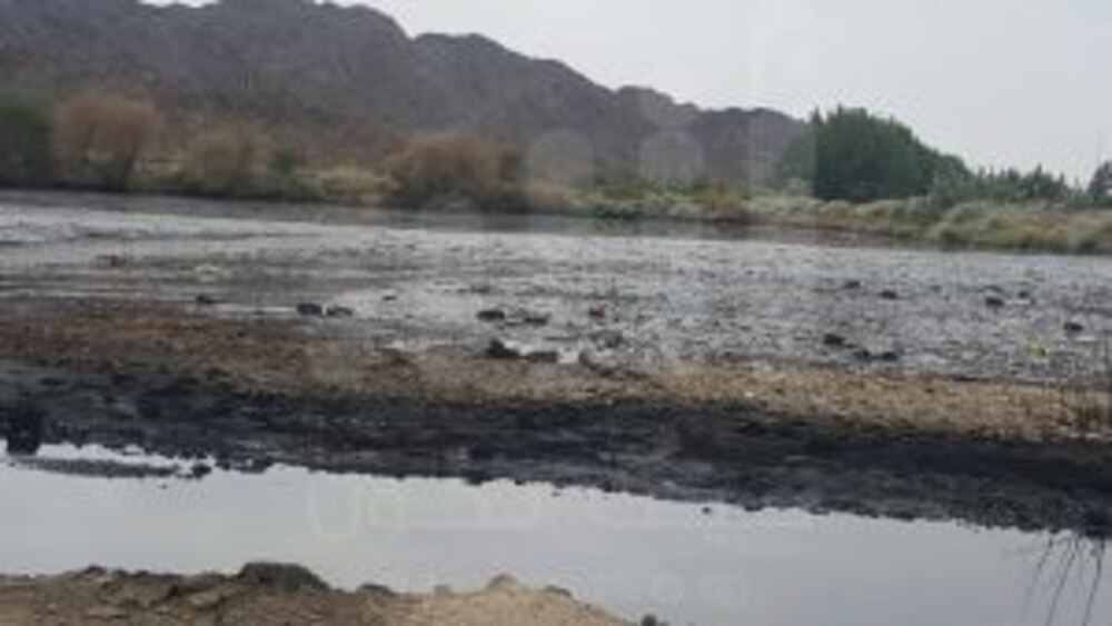 بالفيديو: مخالفة الصهاريج في نزوى مستمرة، مواطن يعترضها، وسائق يعترف
