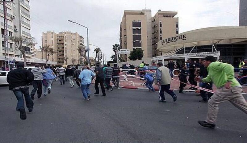 الاحتلال يخلي موظفي سفارتين له في دولتين عربيتين