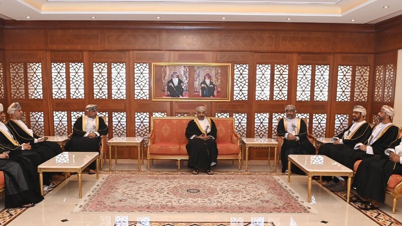 بالصور: عدد من أصحاب السعادة المحافظين يؤدون قسم اليمين