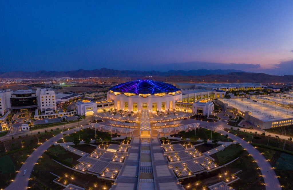 لمحبي المشي: هل أنتم مستعدون لعيش أجواء بطولة عالمية تُقام لأول مرة في السلطنة؟