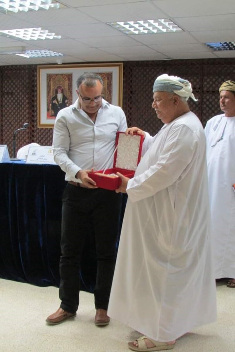 7 أسئلة وإجاباتها في حوار لـ “أثير” مع الأستاذ الجامعي مراد الحاجي