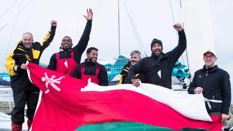 بحارة عمانيون يسجلون رقما قياسيا عالميا ثالثا للسلطنة