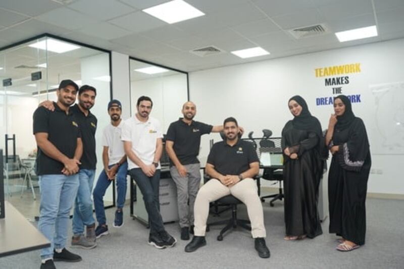 وزير العمل بعد زيارته لـ “مصلّح”: نموذج متميز للشباب العمانيين