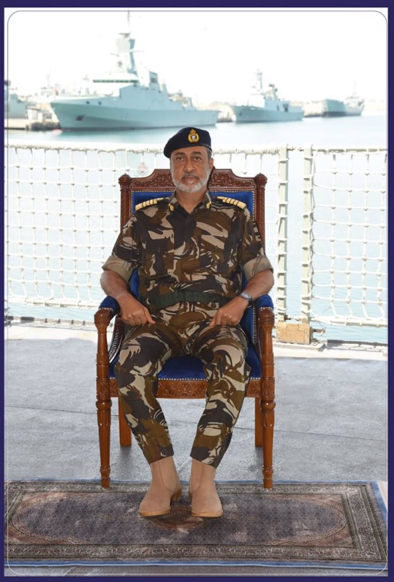 جلالة السلطان يزور قاعدة سعيد بن سلطان البحرية