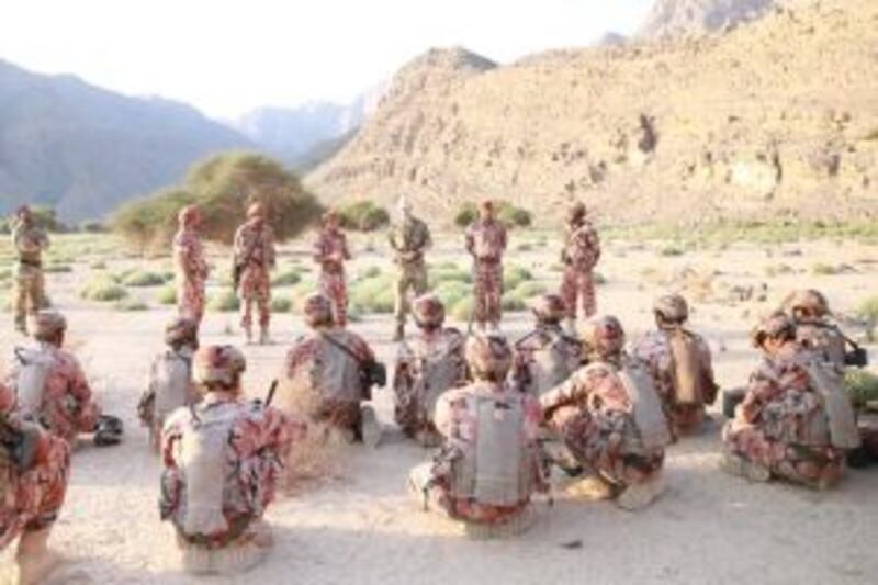 في مسندم: الجيش السلطاني ينفذ تمرينًا مع قوات المارينز البريطانية