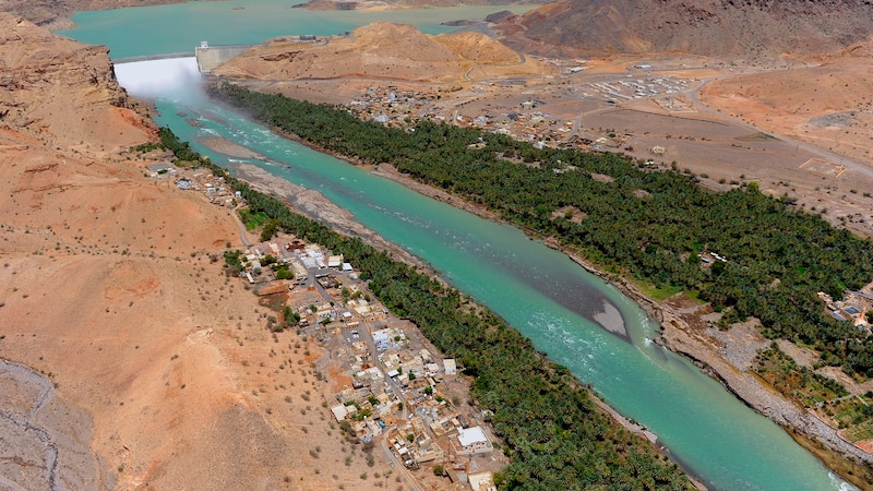 بالصور.. هذه أهم الأماكن للسياحة الداخلية بالسلطنة