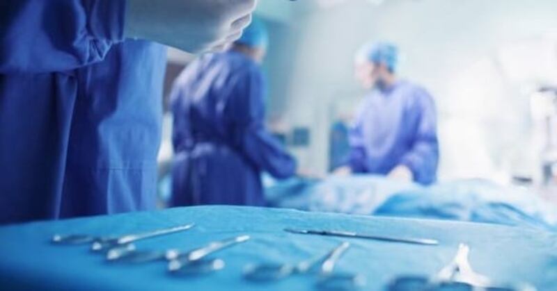 تنومت وترخصت في اليوم نفسه: الدكتور بدر الحضرمي يوضح حول عملية الأولى من نوعها