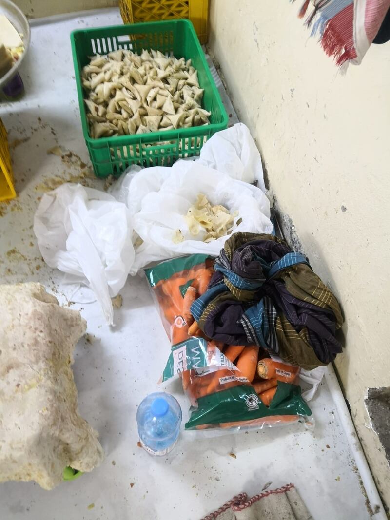 بالصور: مداهمة تكشف مخالفة تخص تحضير الأطعمة