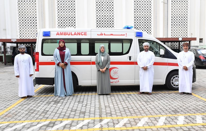 بالصور: بنك يتبرّع بـ 8 سيارات إسعاف