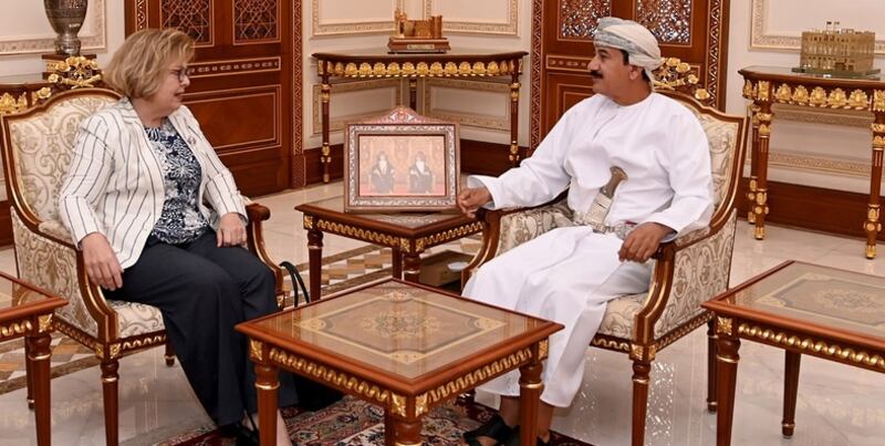 استقبلها وزير المكتب السلطاني: مسؤولة أمريكية تشكر سلطنة عمان
