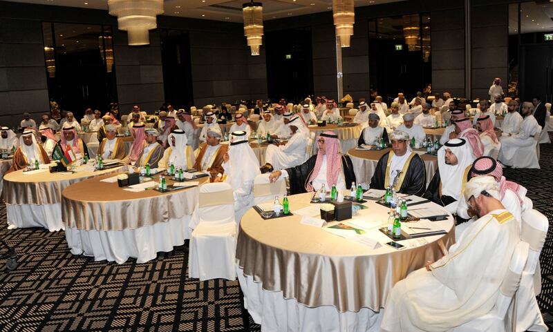 سعوديون يبحثون عن الفرص الاستثمارية بالسلطنة والسفير السعودي يؤكد: الطريق البري على وشك الانتهاء