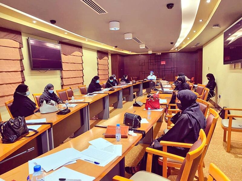 استعدادًا لبدء التطعيم يوم الأحد: تدريب ممرضات على استخدام لقاح كورونا