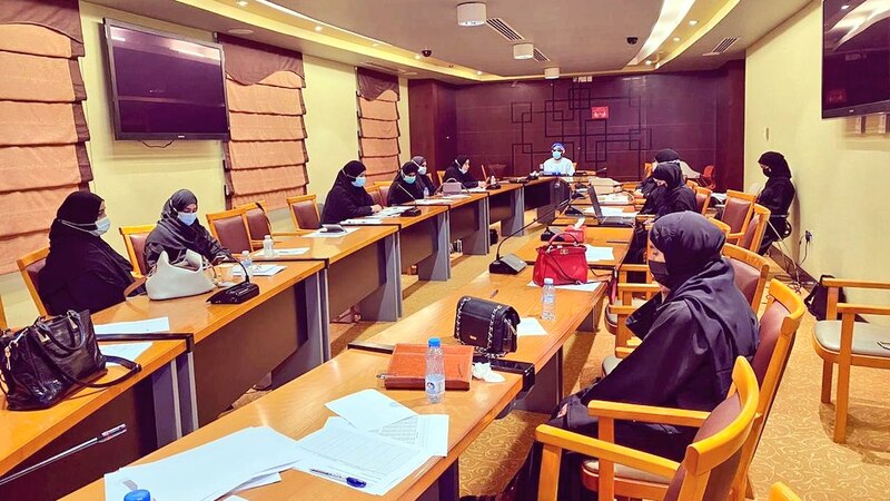 استعدادًا لبدء التطعيم يوم الأحد: تدريب ممرضات على استخدام لقاح كورونا