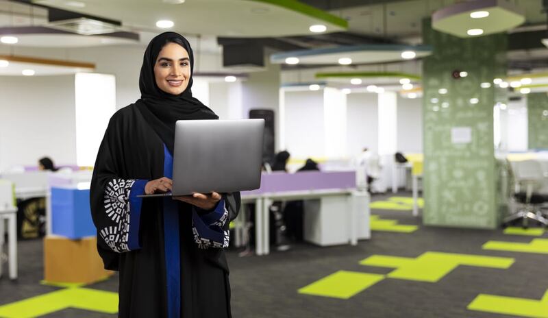 دور فعال للمرأة في “النقل والاتصالات وتقنية المعلومات”