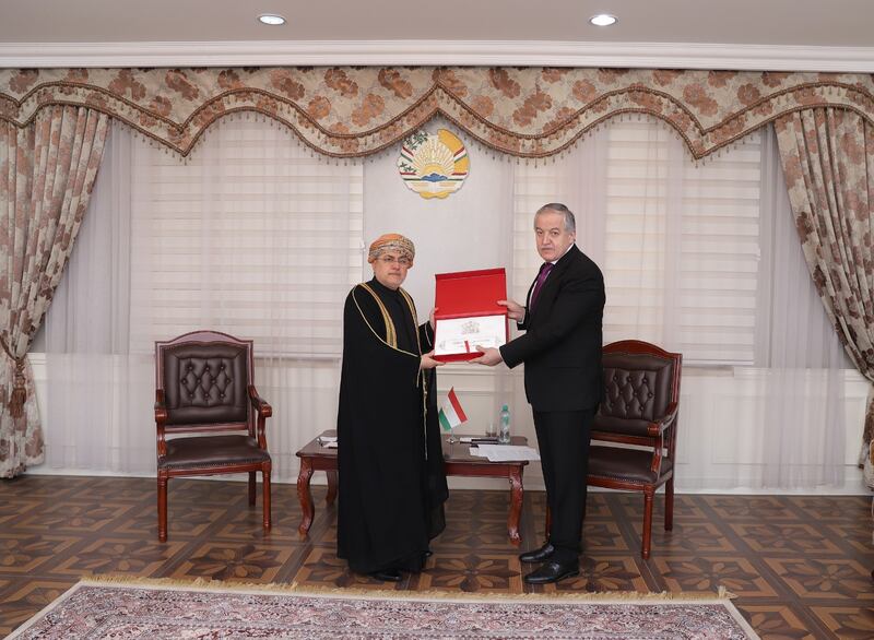 رسالة خطية من جلالة السلطان لرئيس طاجيكستان