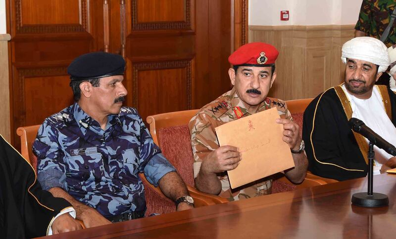 على ظرف بُني: عبارة تكشف أين حُفِظت رسائل السلطان قابوس الخمس