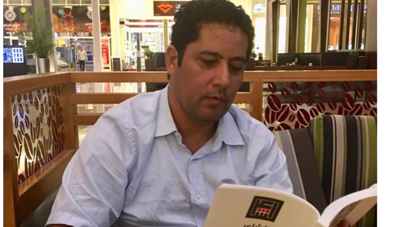 يرويها لـ “أثير”: قصّة شاعر تونسي؛ أحبّ عُمان وأكرمته
