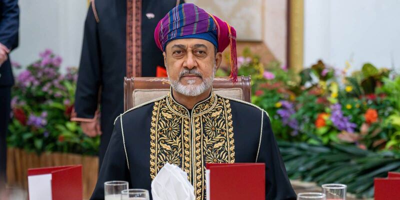 تكريمًا لجلالة السلطان: الرئيس السنغافوري يُقيم مأدبة عشاء رسمية