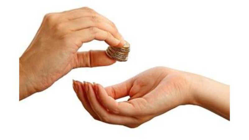 رجل أعمال عُماني يتبرع بنحو 390 ألف ريال