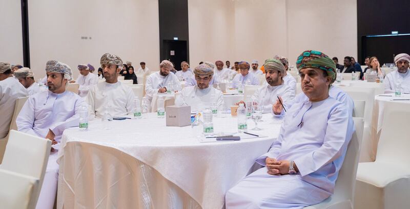 بنك مسقط ينظم لقاء للتعريف بأهمية التحول الرقمي ونوعية الخدمات المقدمة للشركات والمؤسسات في صحار