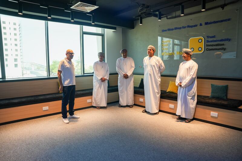 الرئيس التنفيذي لبنك عمان العربي يزور “مُصلِّح” ويطلع على خدماتها في الصيانة والإصلاح