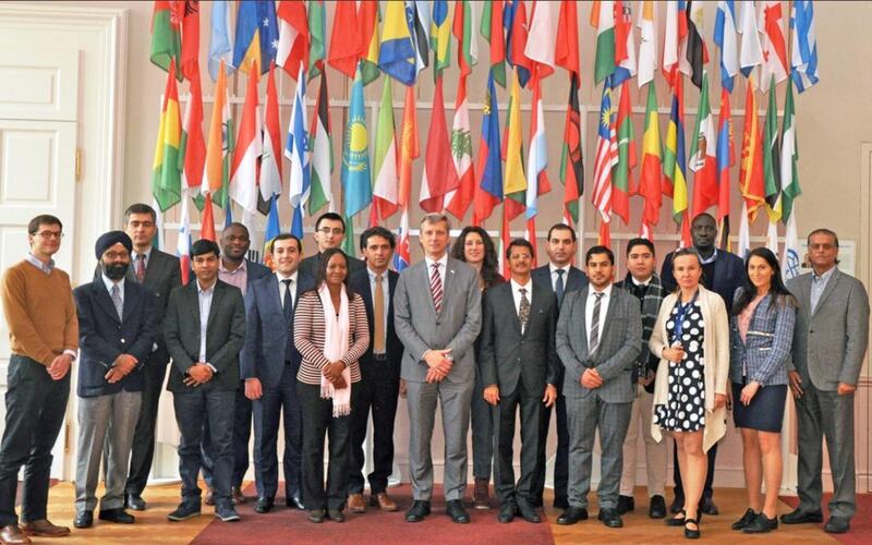 بعد اعتمادها في السلطنة: أول عماني يلتحق بالأكاديمية الدولية لمكافحة الفساد