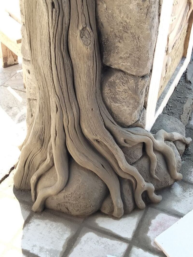 بالصور: أنامل شاب عماني تُبدِع في الديكور والنحت