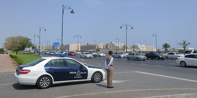 منع وقوف المركبات ليومين من دوار برج الصحوة إلى ولاية مسقط