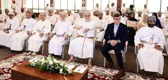 الخليلي يثني على دور تنمية نفط عمان في المسؤولية الاجتماعية والتنمية المستدامة