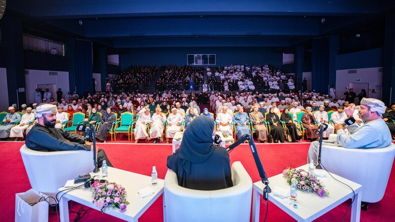 رسائل من جلسة “سفر”: الوفاء لا ينتهي، والبوصلة الإيمانية لا تخطئ