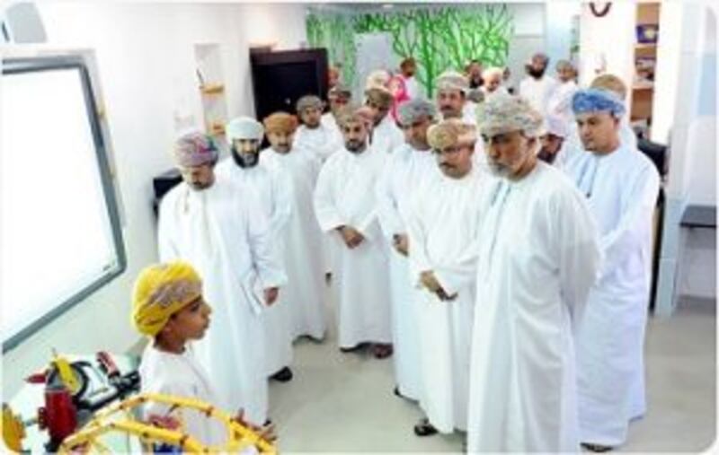 للتمثيل لا الحصر: تعرّف على 48 مُنجزًا من منجزات النهضة العمانية